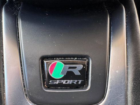 Used 2017 Jaguar F-PACE R-Sport image 28