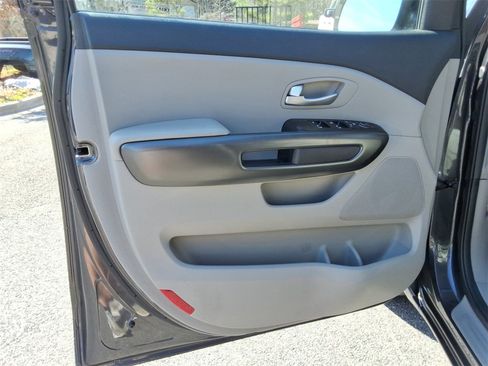 Used 2021 Kia Sedona LX image 21