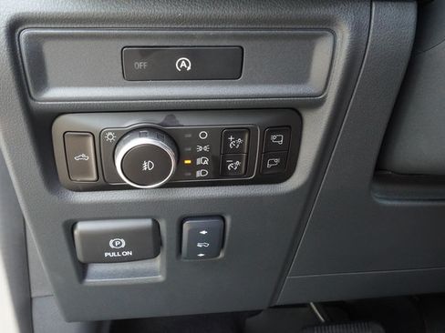 Used 2025 Ford F150 Platinum w/ Equipment Group 702A High AWD/4WD image 25