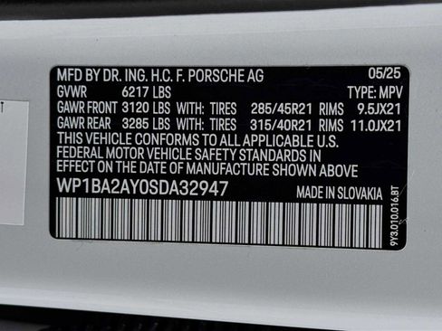 Certified 2025 Porsche Cayenne Coupe image 32