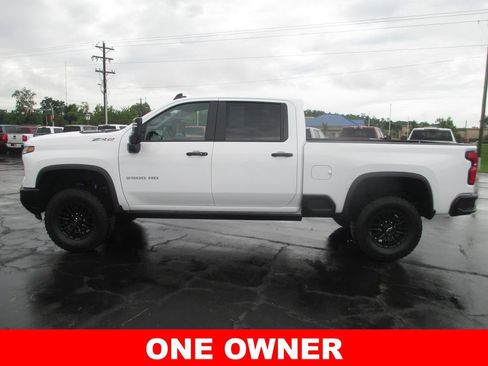 Used 2026 Chevrolet Silverado 2500 ZR2 AWD/4WD image 10