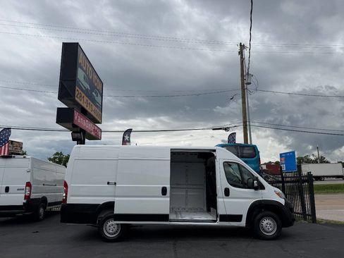 Used 2025 RAM ProMaster 3500 w/ Convenience Group FWD image 10