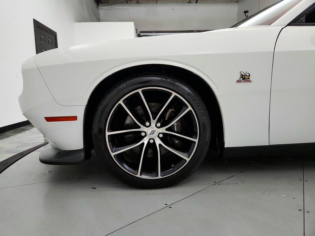 Used 2018 Dodge Challenger R/T Scat Pack RWD image 26