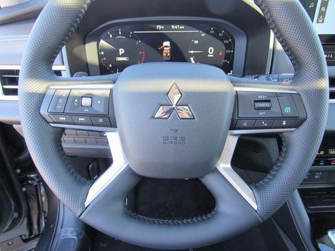 New 2025 Mitsubishi Outlander SEL image 21