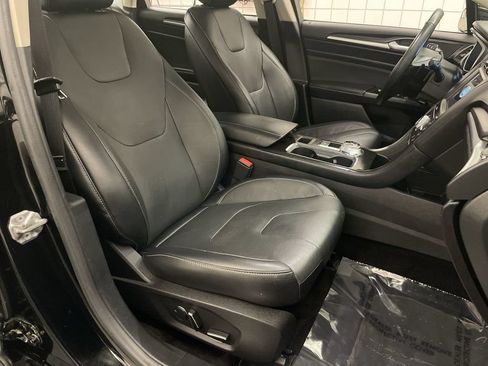 Used 2017 Ford Fusion Titanium AWD/4WD image 22