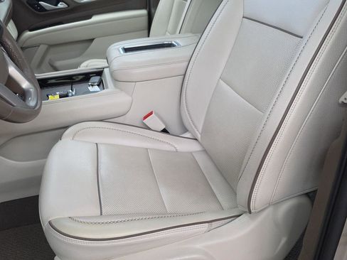 Used 2022 GMC Yukon XL Denali AWD/4WD image 6