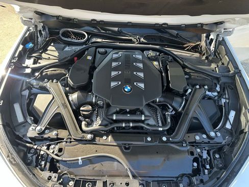 Certified 2025 BMW 760i xDrive w/ Luxury Rear Seating Package image 34