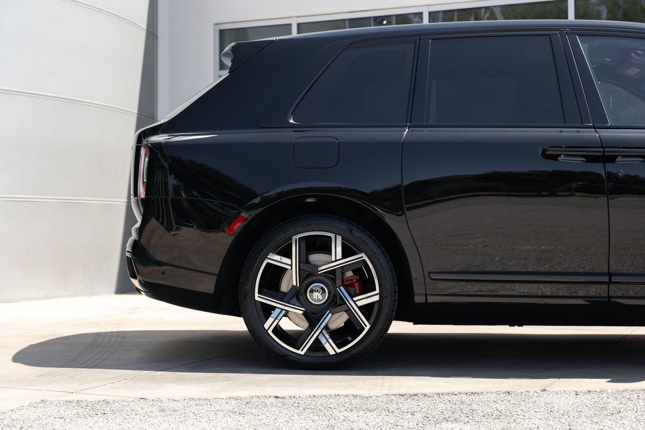 New 2027 Rolls-Royce Cullinan Black Badge AWD/4WD image 5