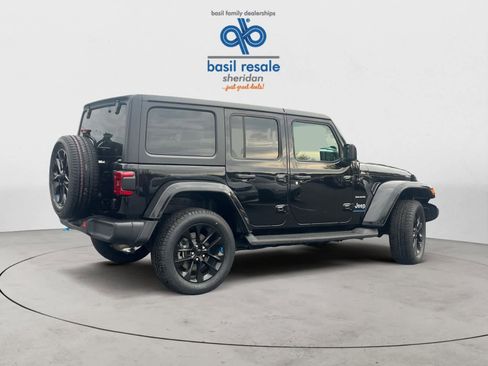 Used 2023 Jeep Wrangler Sahara w/ Cold Weather Group image 9