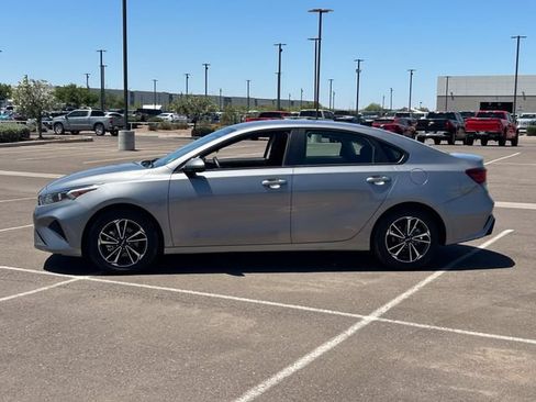 Used 2024 Kia Forte LXS FWD image 2