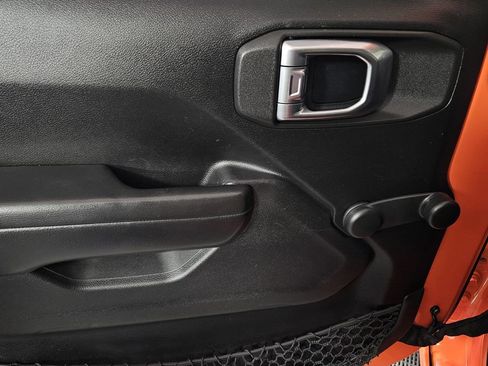 Used 2020 Jeep Wrangler Sport image 24