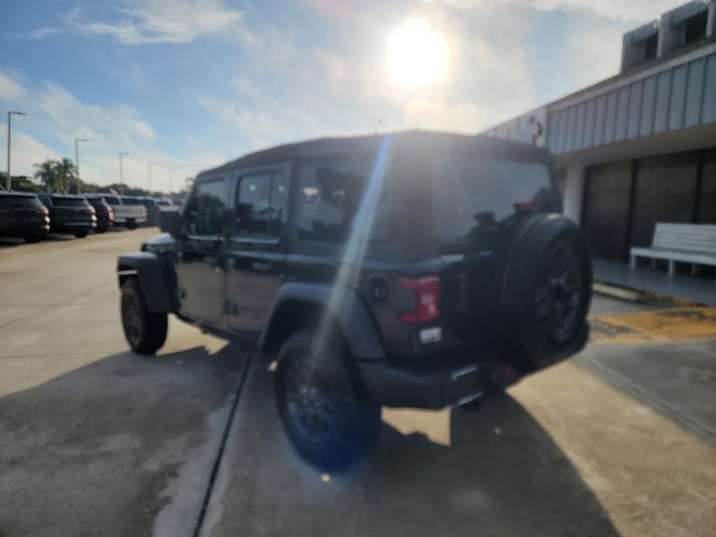 Used 2026 Jeep Wrangler Unlimited Sport AWD/4WD image 3