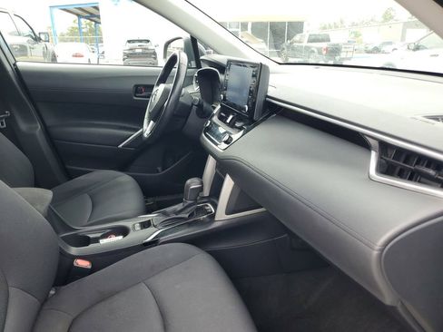 Used 2022 Toyota Corolla Cross LE image 33