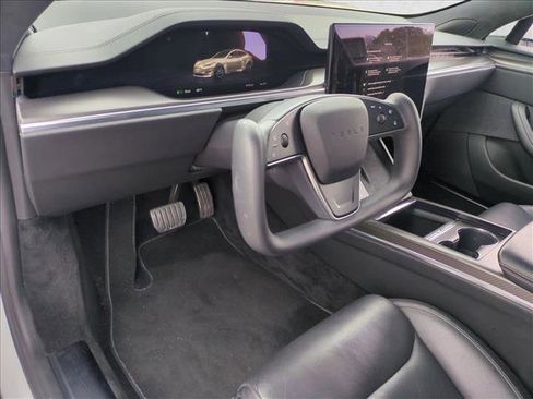 Used 2021 Tesla Model S Plaid image 9