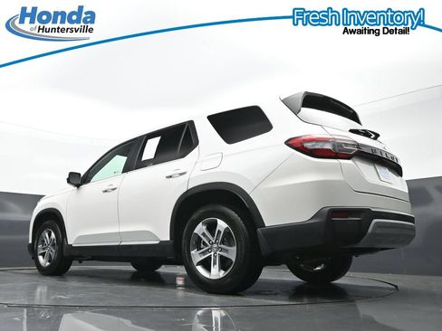 Used 2025 Honda Pilot EX-L image 30