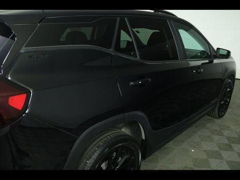 Used 2023 GMC Terrain SLE w/ Driver Convenience Package image 19