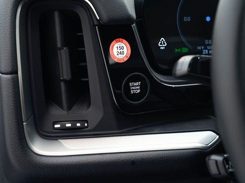 New 2026 Porsche Cayenne E-Hybrid Coupe image 32