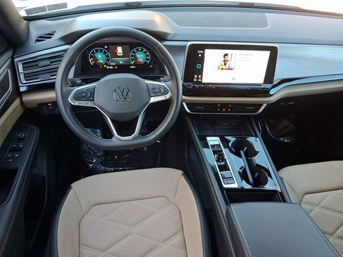 Used 2024 Volkswagen Atlas Cross Sport SE image 11