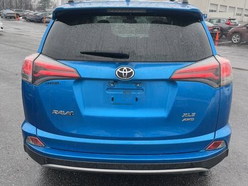 Used 2018 Toyota RAV4 XLE image 11