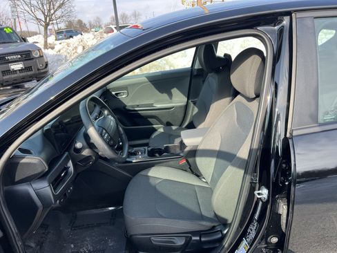 Used 2025 Kia K4 LXS image 13