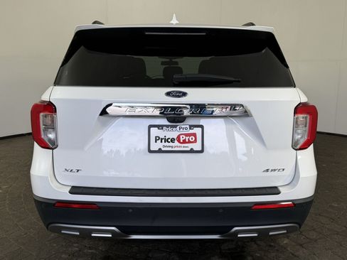 Used 2021 Ford Explorer XLT w/ Equipment Group 202A AWD/4WD image 6