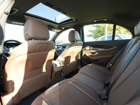Certified 2019 Mercedes-Benz E 300 4MATIC image 41