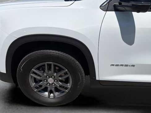 Used 2025 GMC Acadia Elevation FWD image 34