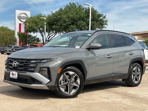 Used 2025 Hyundai Tucson SEL image 2
