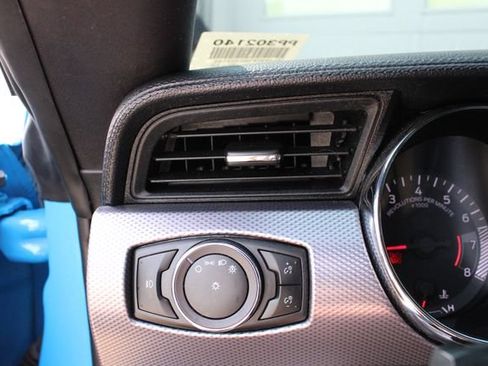 Used 2017 Ford Mustang GT w/ Black Accent Package RWD image 8