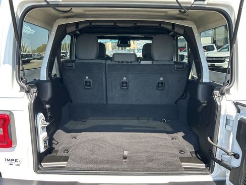 Used 2025 Jeep Wrangler Unlimited Sahara image 26