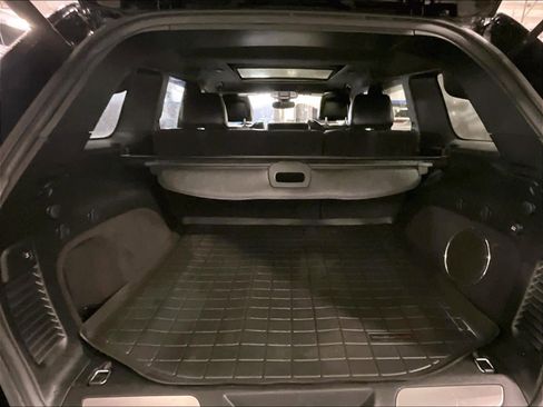 Used 2017 Jeep Grand Cherokee Overland image 17