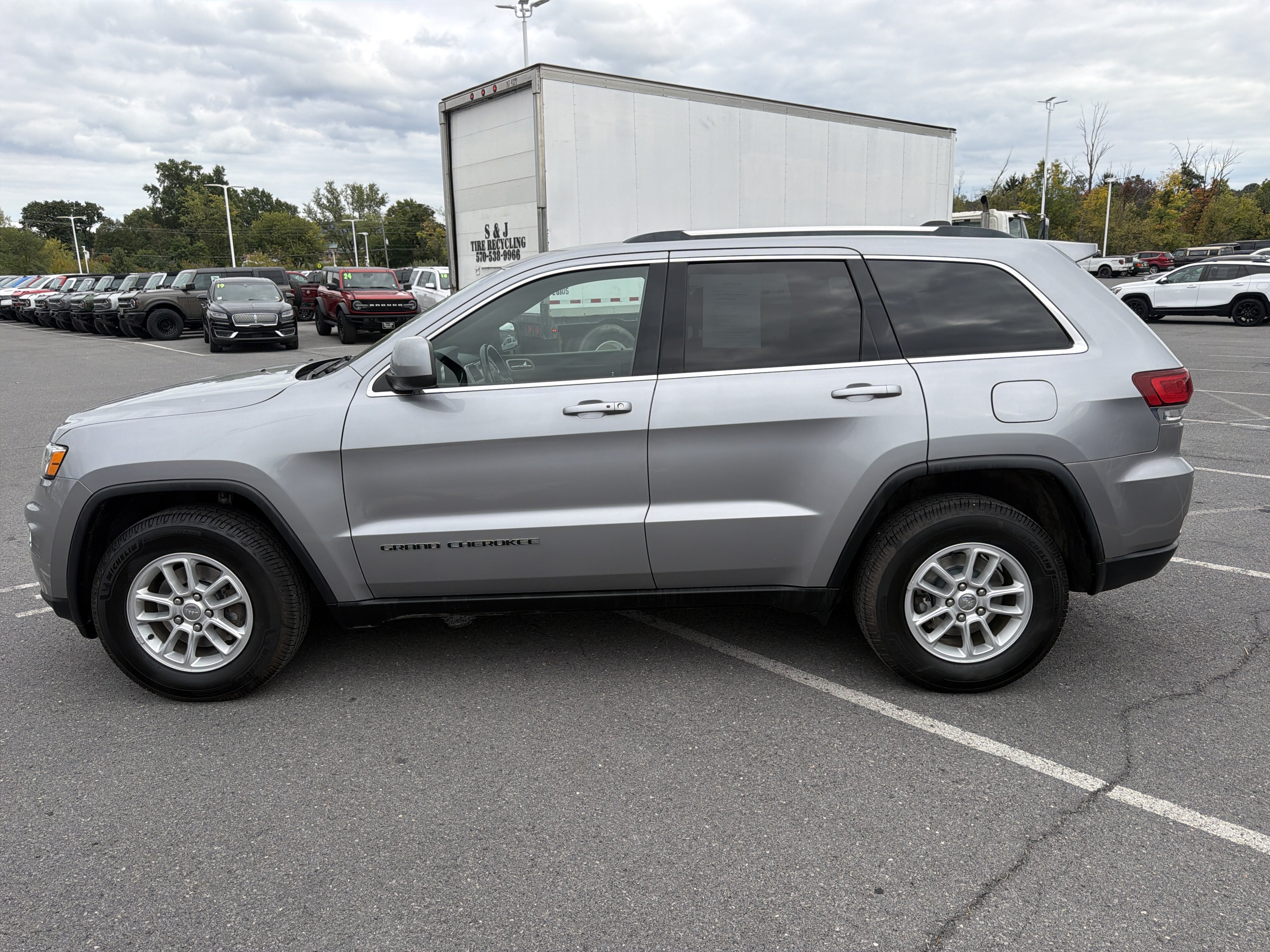 Used 2020 Jeep Grand Cherokee Laredo AWD/4WD image 7
