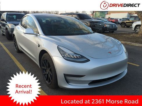 Used 2018 Tesla Model 3 Long Range image 1