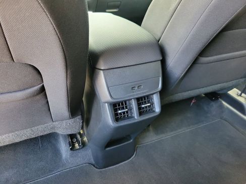 Used 2026 Chevrolet Equinox LT FWD image 10