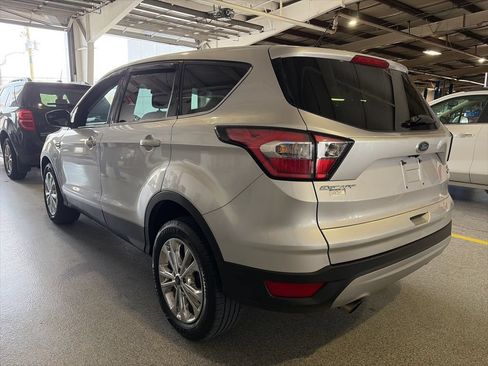 Used 2017 Ford Escape SE AWD/4WD image 4