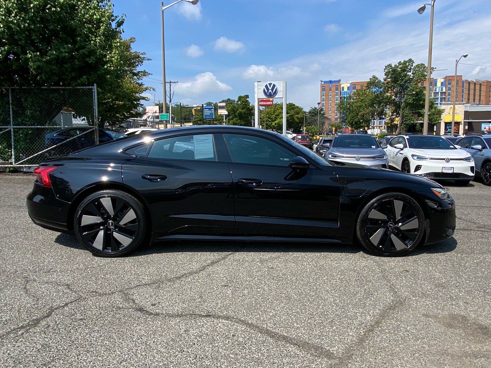 Used 2022 Audi e-tron GT Prestige w/ Prestige Package AWD/4WD image 2