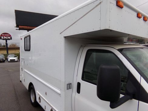 Used 2007 GMC Savana 3500 image 58