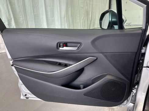 Used 2025 Toyota Corolla SE image 9