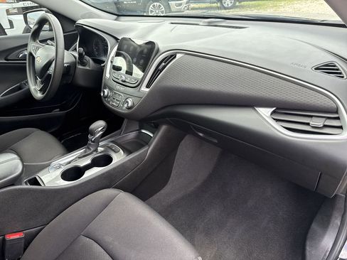 Used 2023 Chevrolet Malibu LT FWD image 26