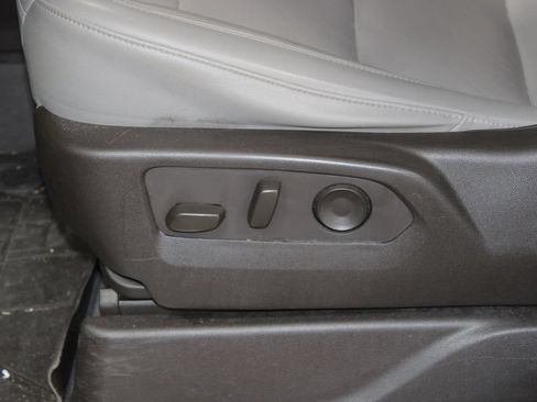 Used 2021 Chevrolet Tahoe LT RWD image 16