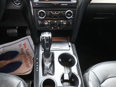 Used 2018 Ford Explorer XLT w/ Equipment Group 202A image 20