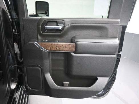 Used 2023 GMC Sierra 2500 Denali w/ Denali Black Diamond Edition AWD/4WD image 47