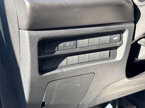 Used 2023 Mitsubishi Outlander SE image 21