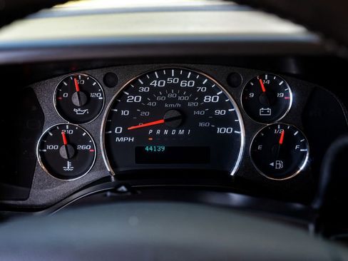 Used 2022 Chevrolet Express 3500 w/ Driver Convenience Package image 14