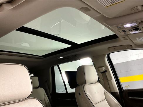 Used 2021 GMC Yukon Denali w/ LPO, Illumination Package image 14