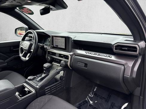 Certified 2026 Toyota Tacoma SR5 AWD/4WD image 27