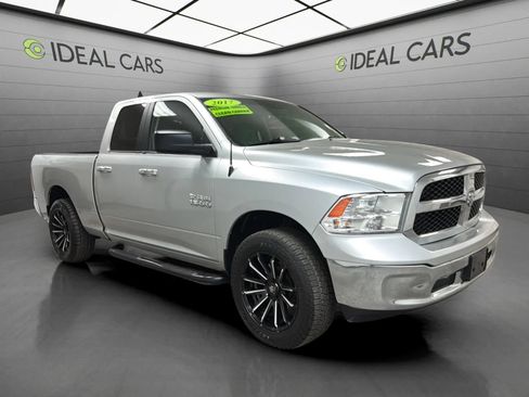 Used 2017 RAM 1500 Classic SLT RWD image 3