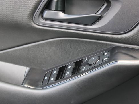 Used 2024 Nissan Rogue S FWD image 22