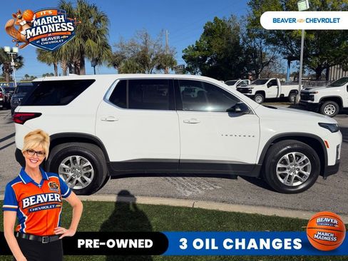Used 2023 Chevrolet Traverse LS image 3