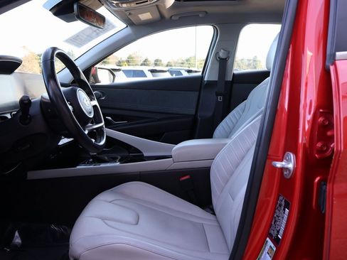 Certified 2022 Hyundai Elantra Limited image 23